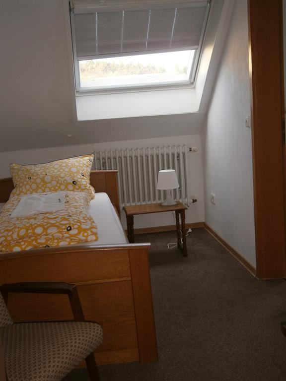 Hotel Strauss Waldbronn Rum bild