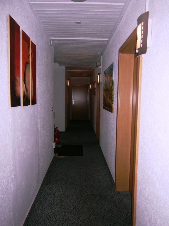 Hotel Strauss Waldbronn Exteriör bild
