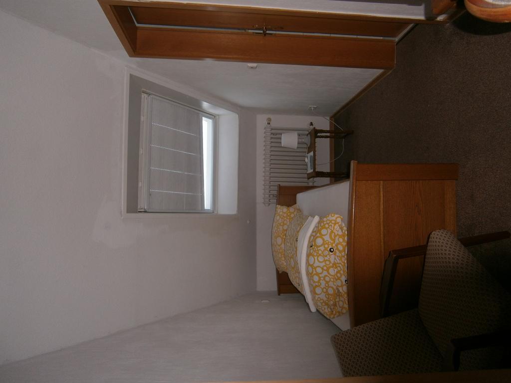 Hotel Strauss Waldbronn Rum bild